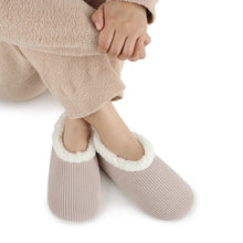 Load image into Gallery viewer, SLIPPERS SNOOZIES CORDUROY
